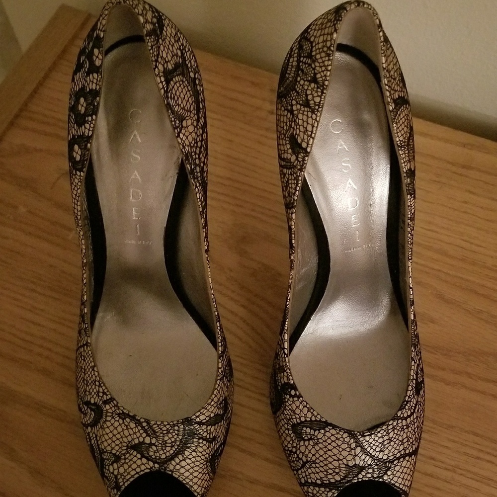 Casadei pumps fits size 9
