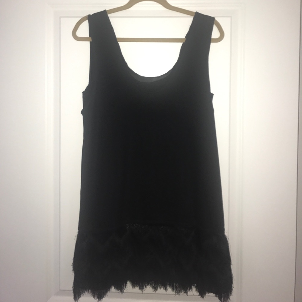 🌟Banana Republic Black Tank with Fringe, M