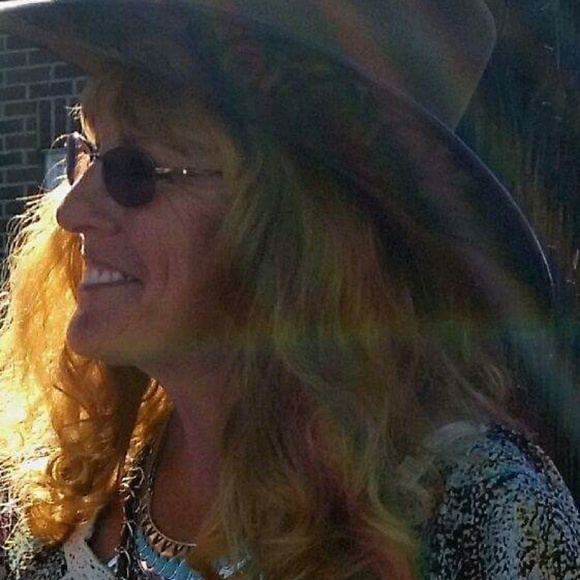 Meet your Posher, Cheryl - Picture 5 of 7