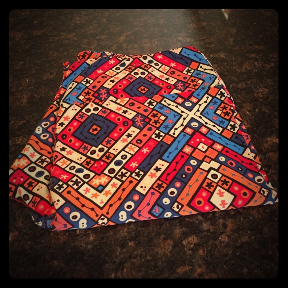 🗣LAST CALL☎️💲5️⃣Lularoe Leggings‼️