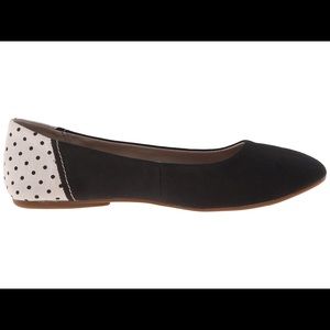 NIB Sanuk Yoga Flats