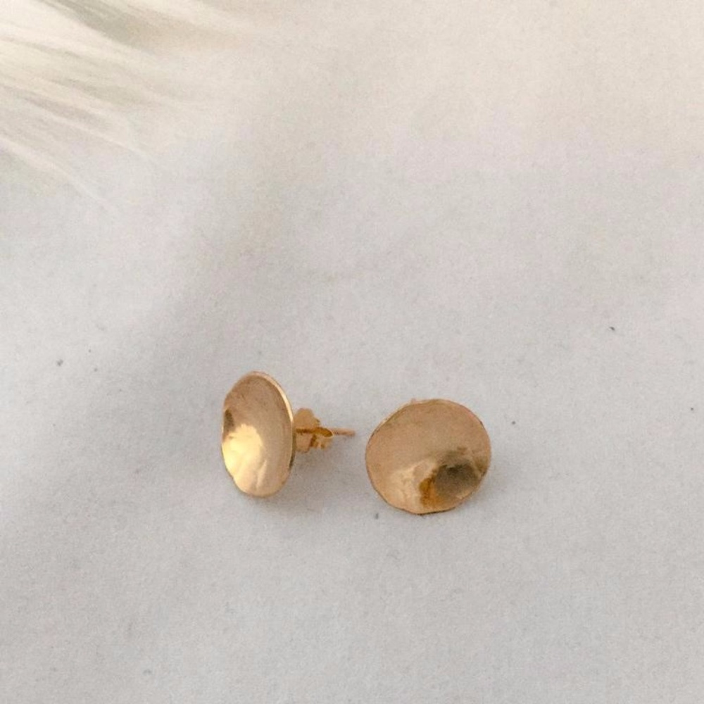 14K Gold Dapped Coin Studs