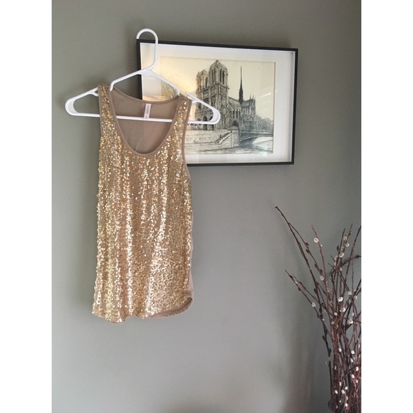FREE NWOT Sequin Tank - Picture 3 of 7