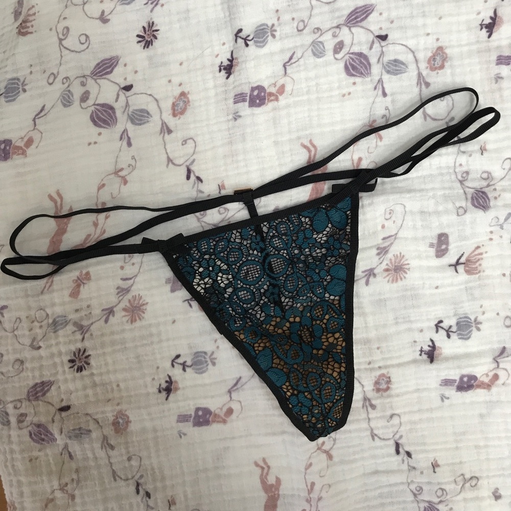 FLL Kate Thong