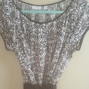 Black/White scroll lace pattern top