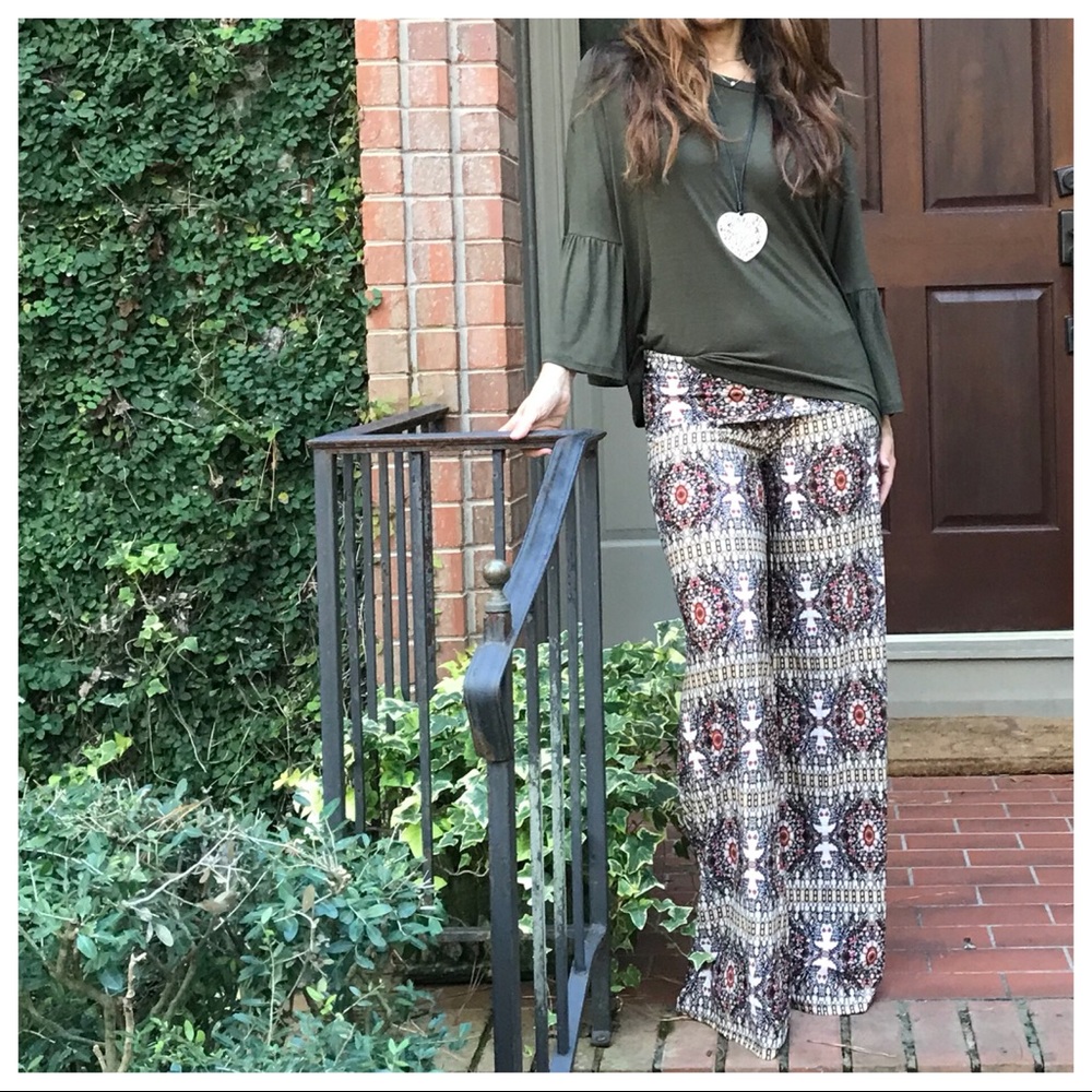 ✨LAST ONE ✨Olive green bell sleeves tunic - Picture 6 of 7