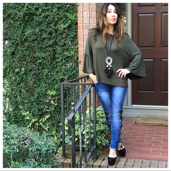 ✨LAST ONE ✨Olive green bell sleeves tunic - Picture 2 of 7