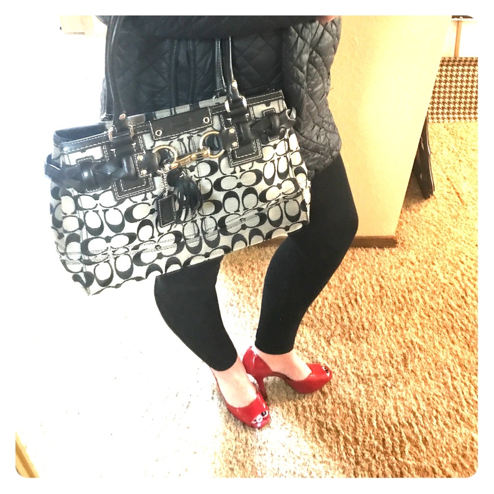 COACH 👜 | Hampton Carryall | Black & Tan 👜