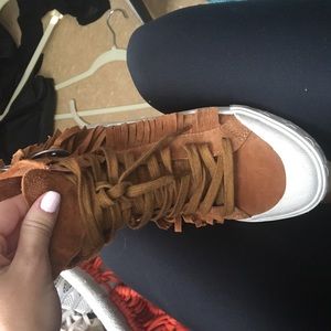Brown fringe sneakers
