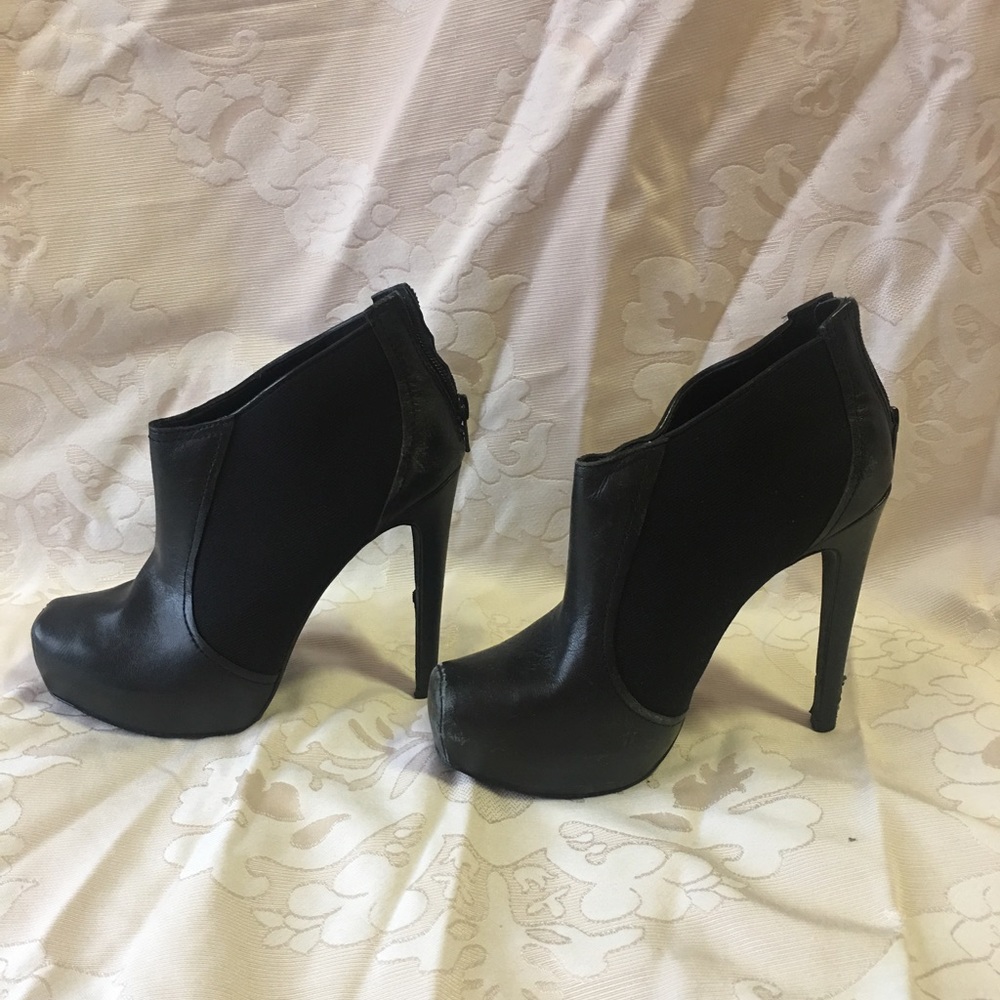 Jessica Simpson .. booties