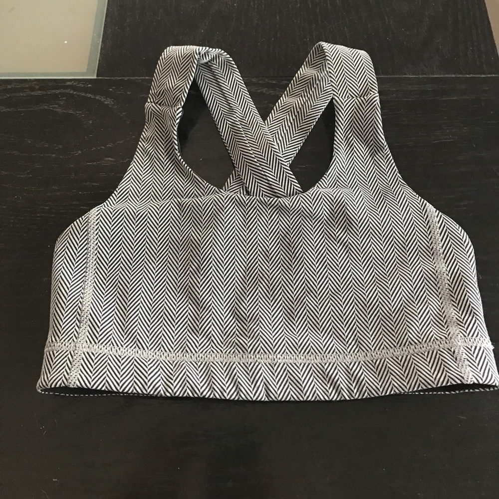 Lululemon all sports bra sz. 6 herringbone pattern
