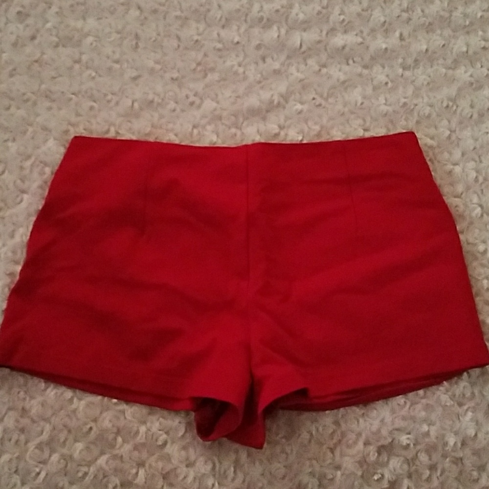 Red skort - Picture 2 of 4