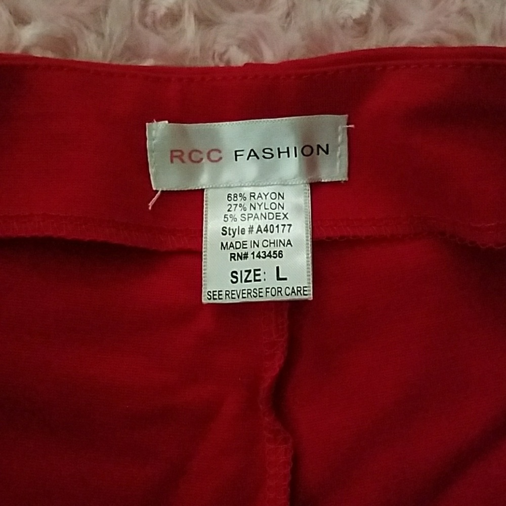 Red skort - Picture 3 of 4