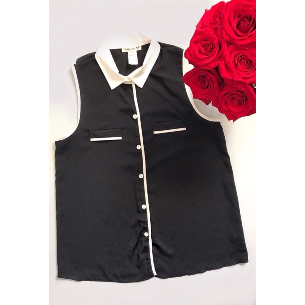 Macys NWOT Black & White Top