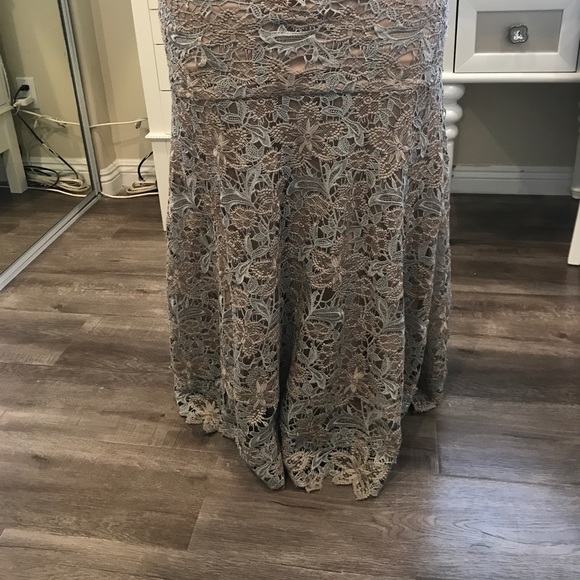 Evening dress - Picture 4 of 7