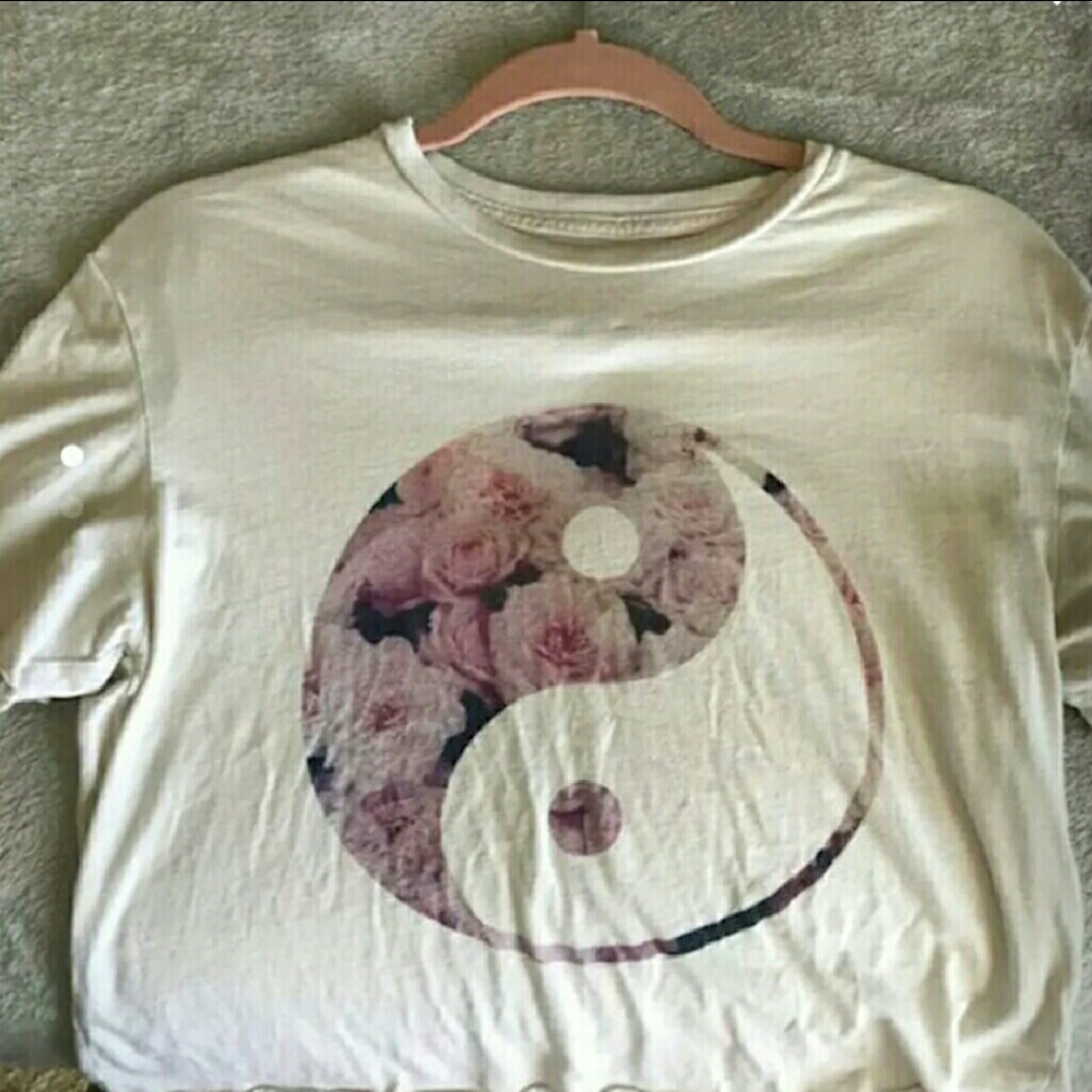 Brandy Melville Yin-Yang Top