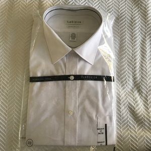 VAN HEUSEN Dress Shirt. Size 17-34/45. NWT.