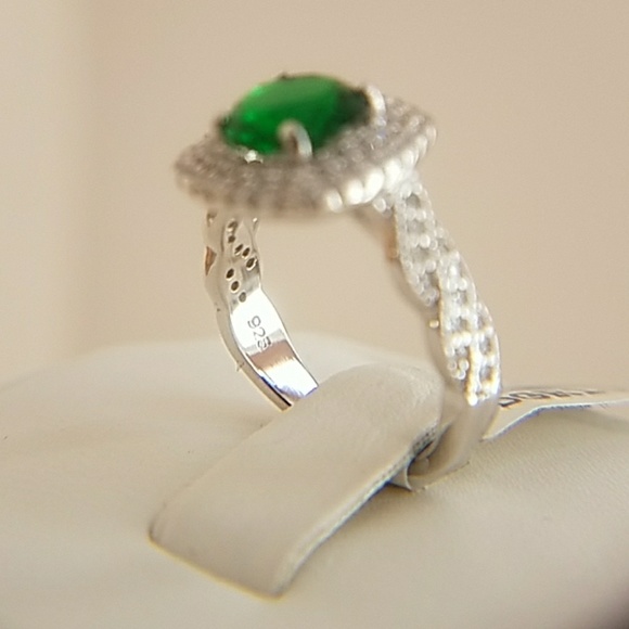 14K WhiteGold plated Emerald Green Engagement Ring - Picture 4 of 8