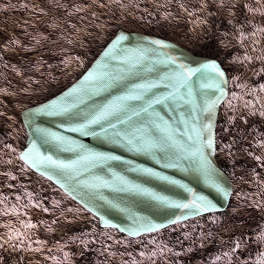 Sweater crop top