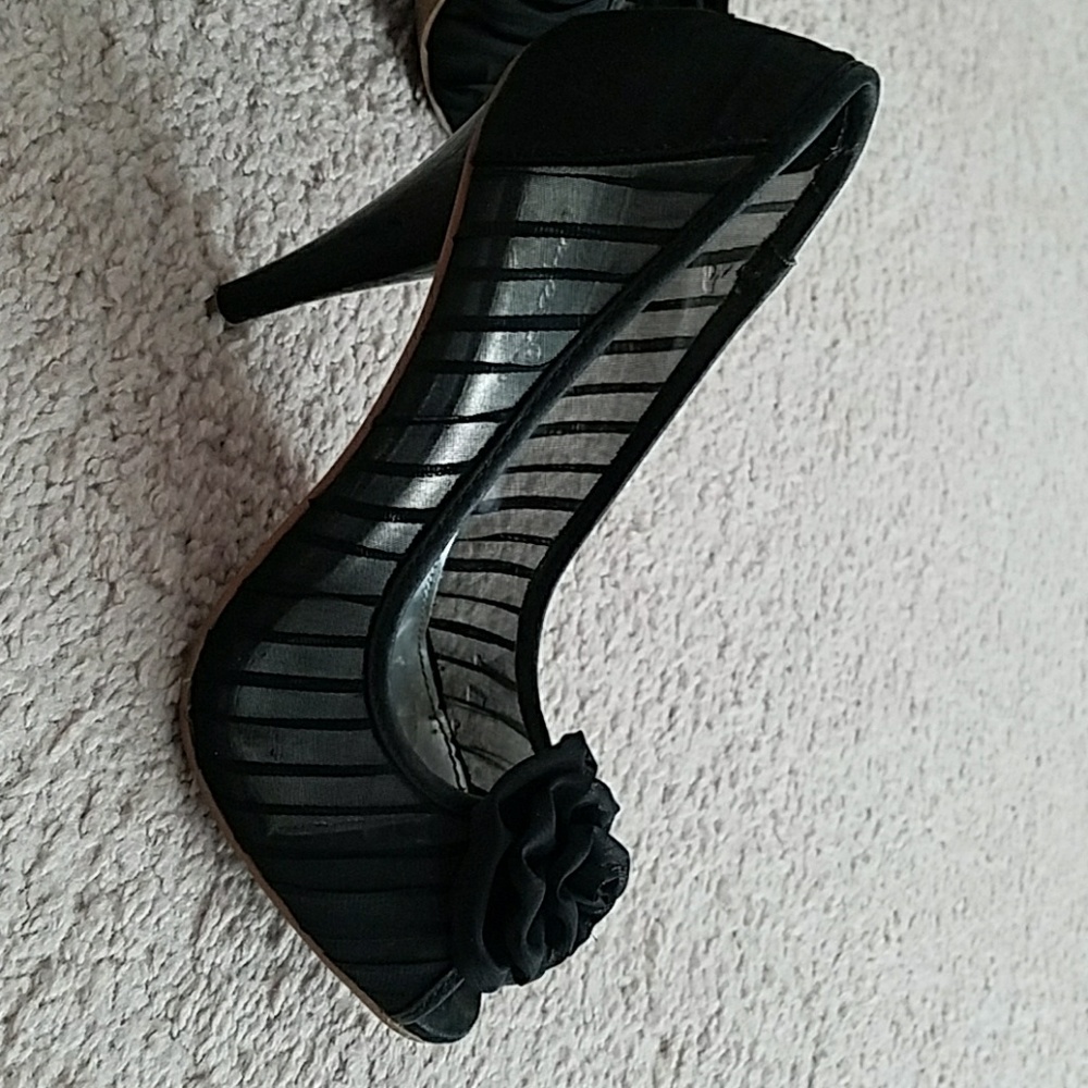 Shoes - Picture 3 of 3