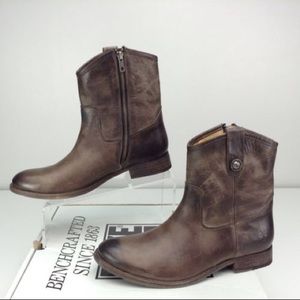 Frye Melissa button short