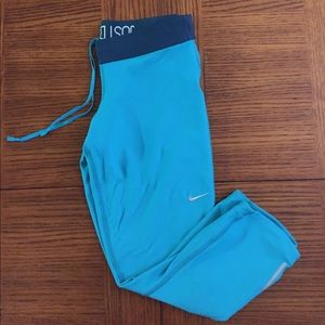 Nike workout crop leggings