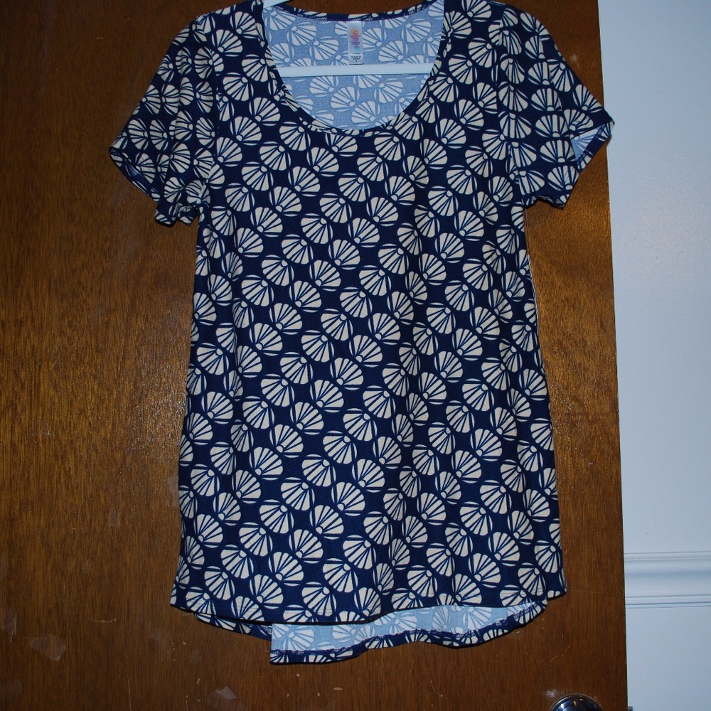 NWT LuLaRoe Classic Top