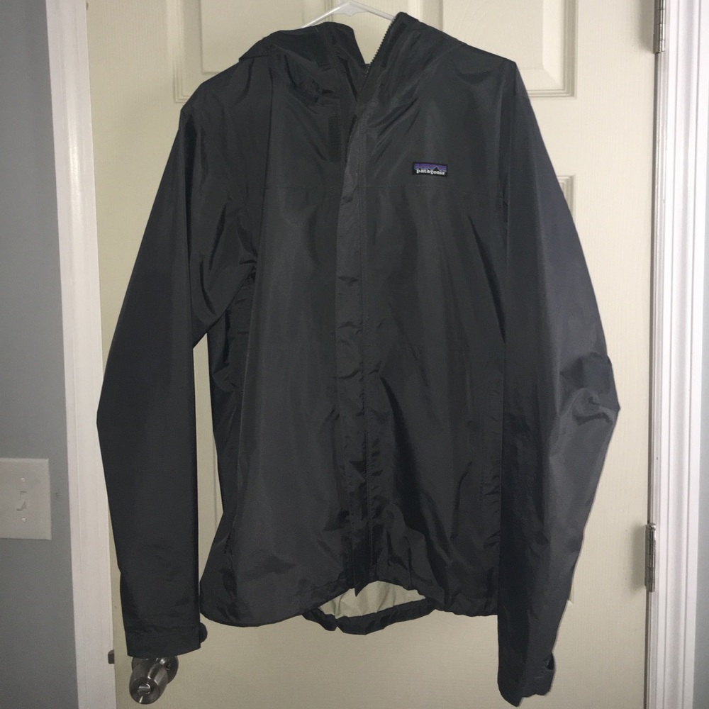 patagonia raincoat