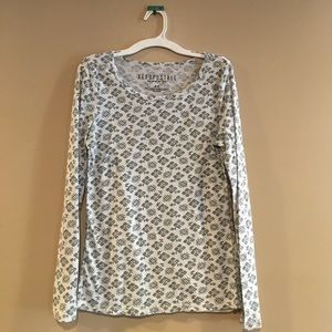 AEROPOSTALE Black & White Long Sleeved Tee