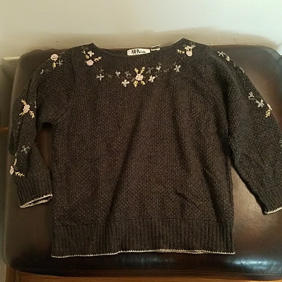 Vintage Floral Sweater - Picture 2 of 5