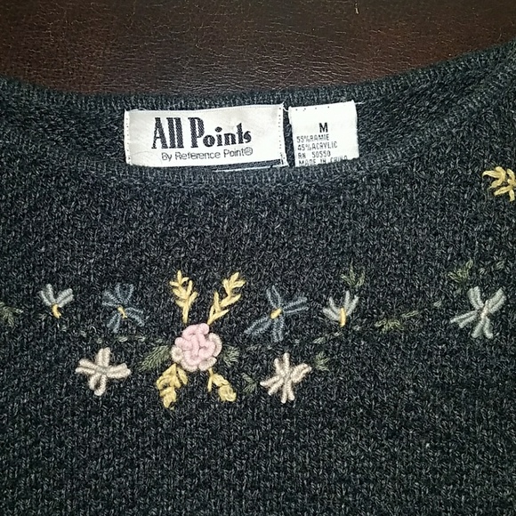 Vintage Floral Sweater - Picture 4 of 5