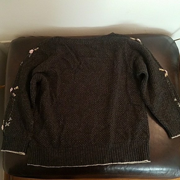 Vintage Floral Sweater - Picture 5 of 5