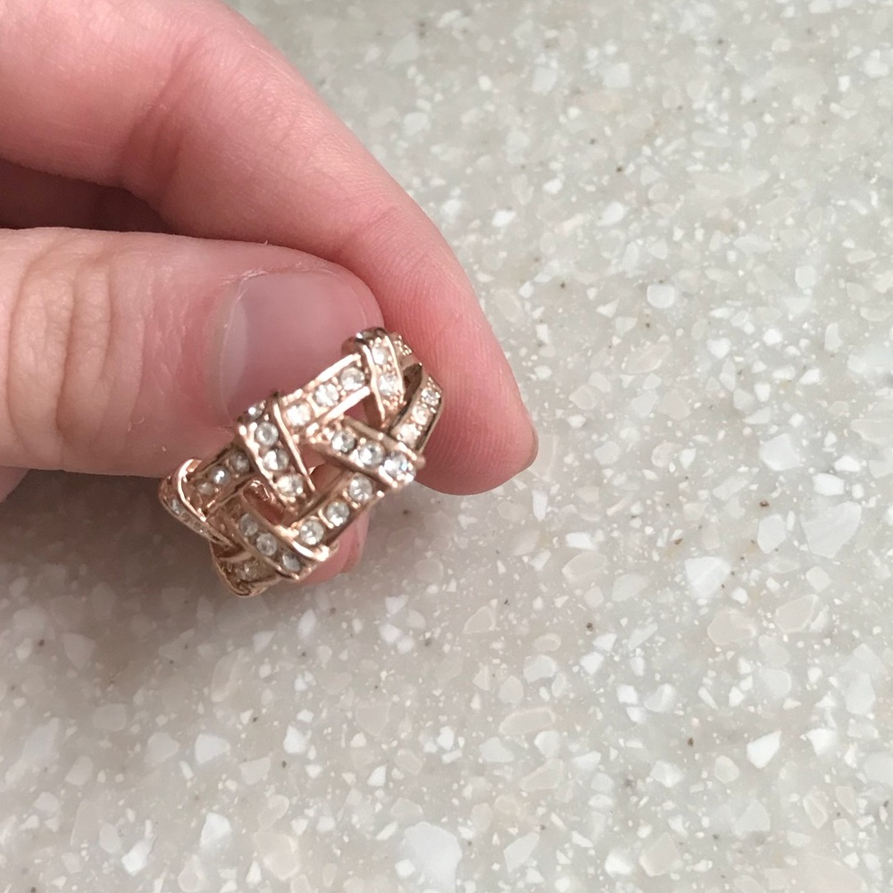 Adorable rose gold ring