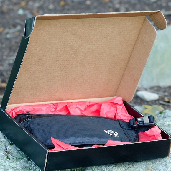 Runners Bag - Authentic Security Shield Protection - Picture 3 of 4