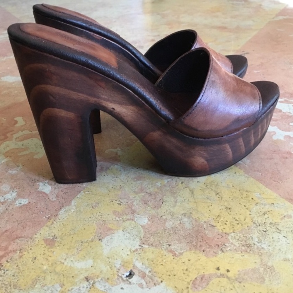 Freebird by Steven wooden leather clog sandals