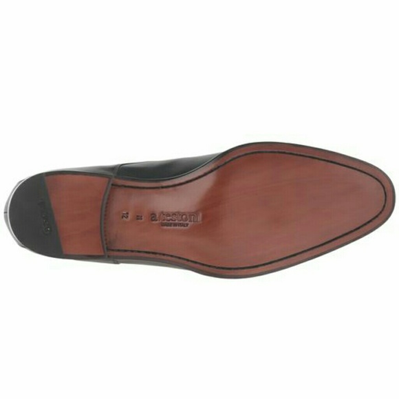 A Testoni premium leather Calf Green Derby