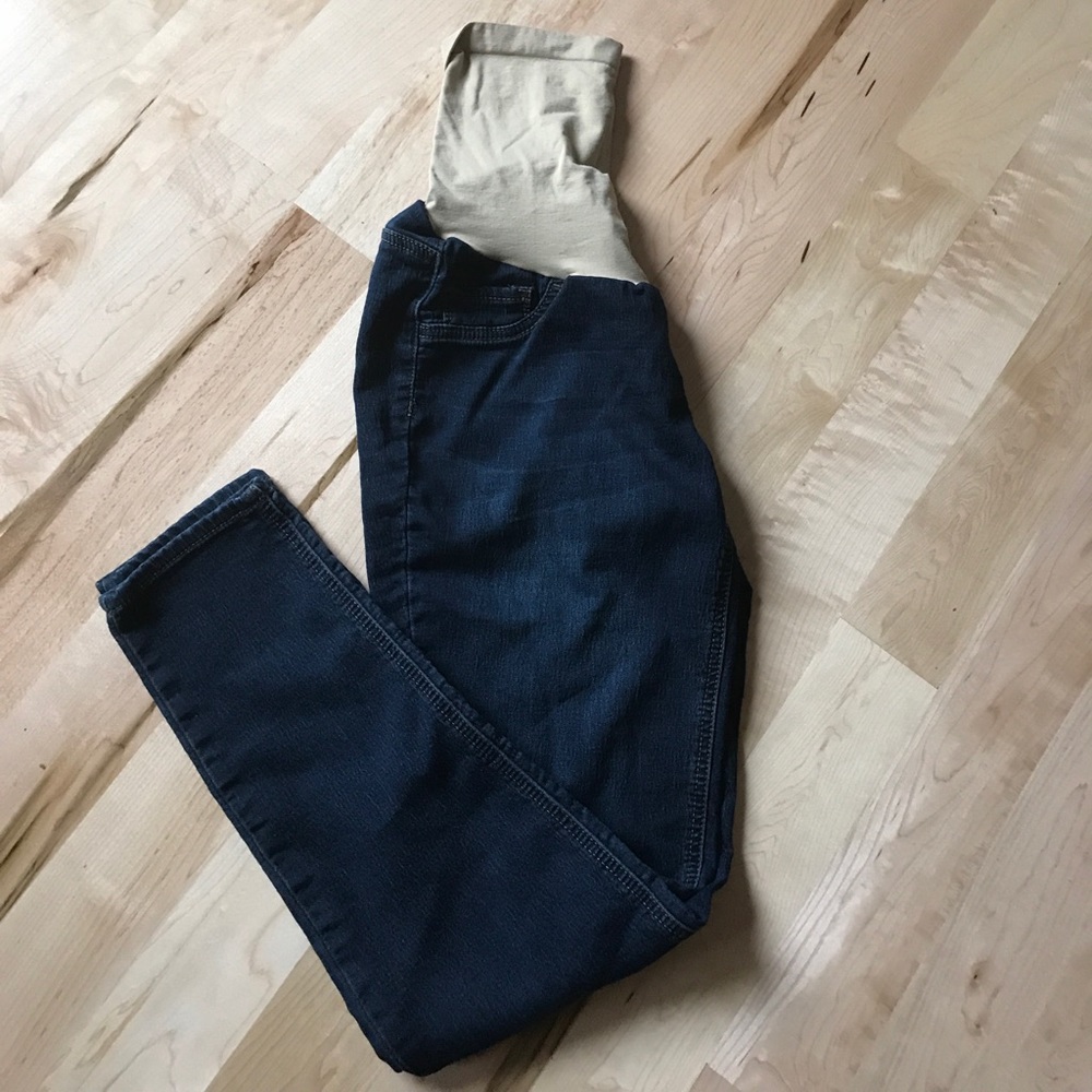 Never worn Maternity,skinny jeans size large
