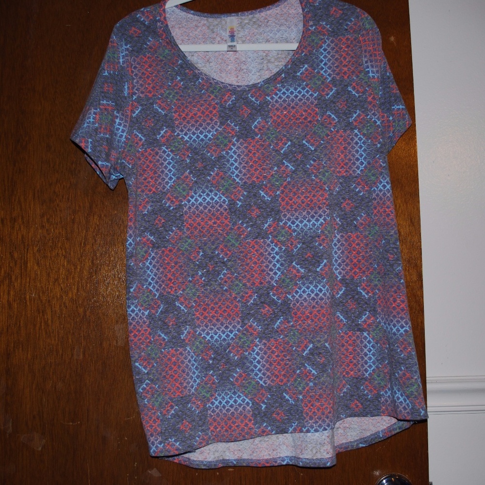 NWOT LuLaRoe Classic Top