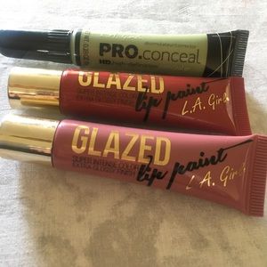 L.A girl glazed Lipsticks and corrector