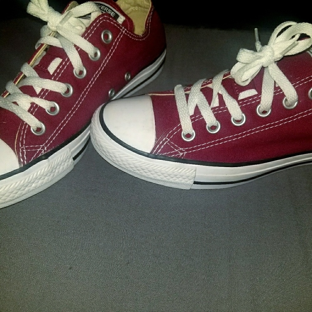 Women's converse size 8