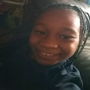 Meet your Posher, Azaya