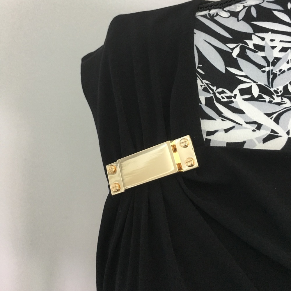 Black dress, sleeveless - Picture 2 of 3