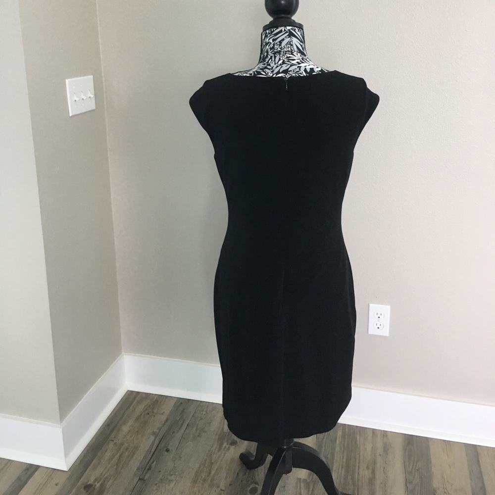 Black dress, sleeveless - Picture 3 of 3
