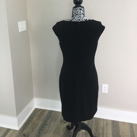 Black dress, sleeveless - Picture 3 of 3