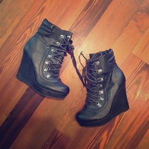 G BY GUESS HIGH HEEL LACE UP