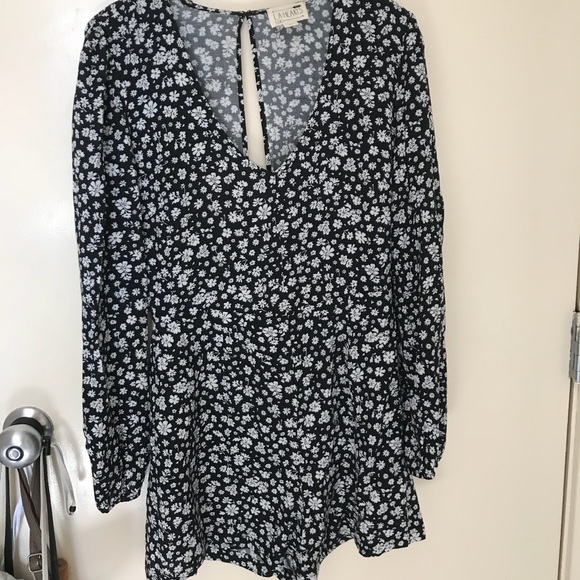 blue and white floral romper - Picture 1 of 2