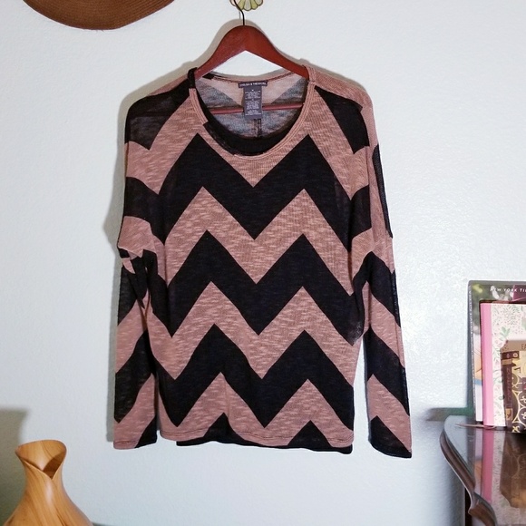Chelsea & Theadore Sweaters - 🌸4 for $15🌸Dilliard's Chelsea & Theadore Sweater