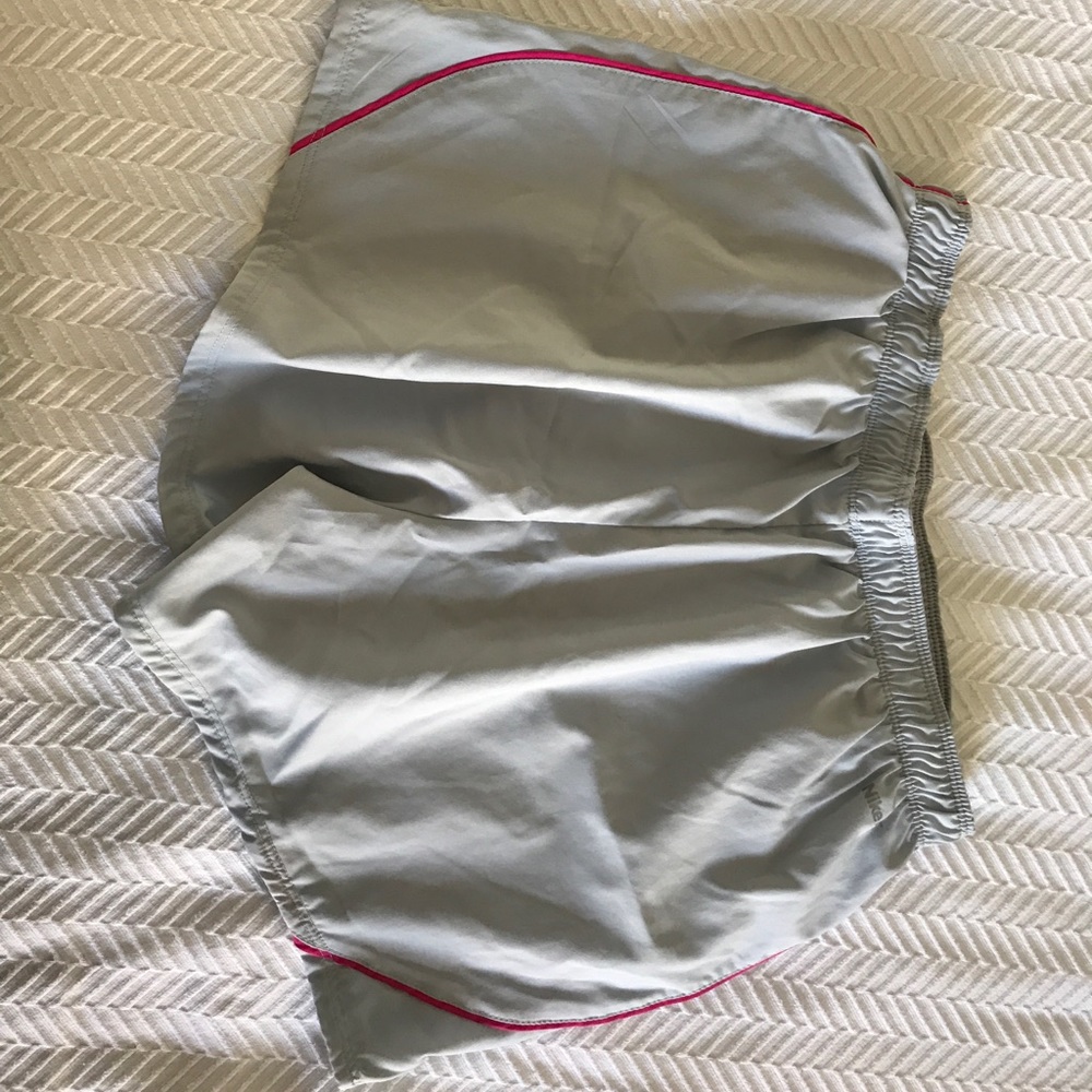 NIKE FitDry Shorts. Size M. - Picture 2 of 2