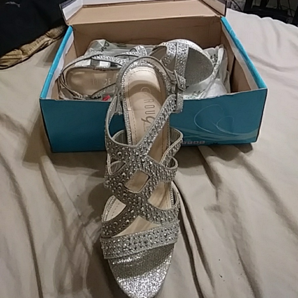 Heels - Picture 2 of 2