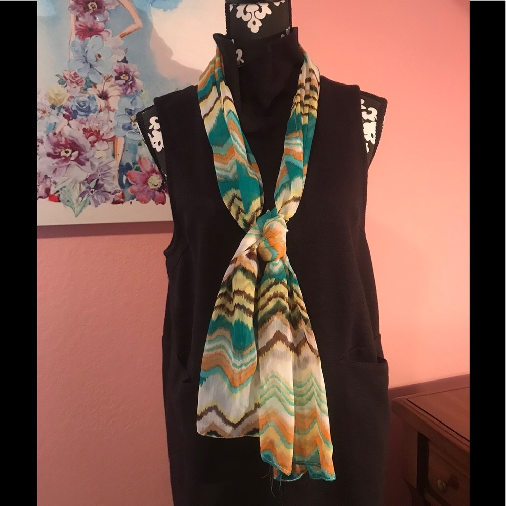 CHEVRON SCARF! - Picture 2 of 3